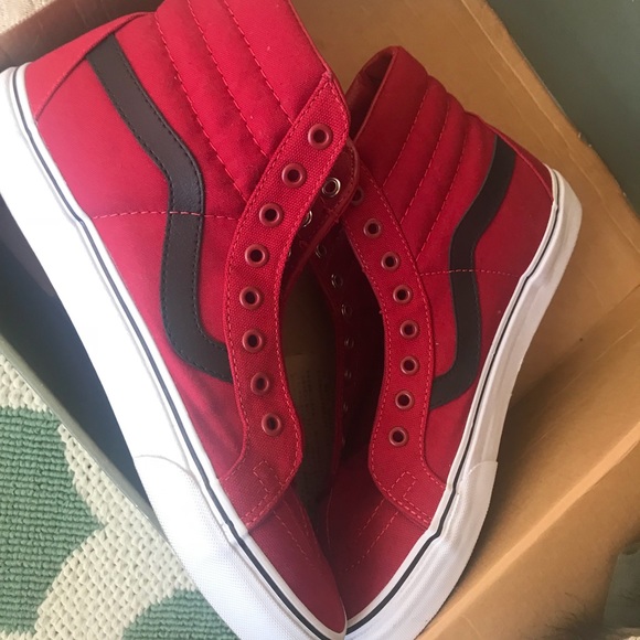 red vans no laces